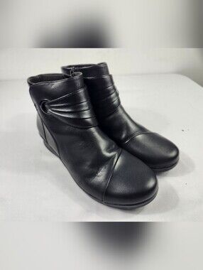Clarks Womens 9.5 M Black Leather Ankle Booties w/Wrapped Detail Side Zip